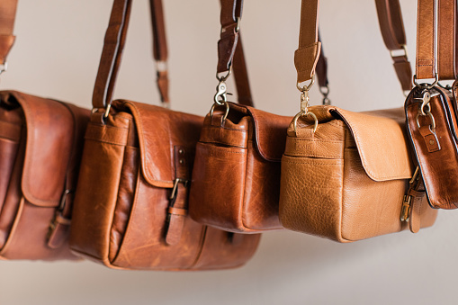 Well-Crafted Brown Leather Crossbody Messenger Camera Bags for Travel