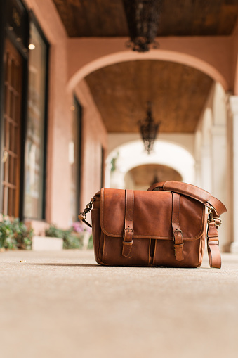 Well-Crafted Brown Leather Crossbody Messenger Camera Bag for Travel