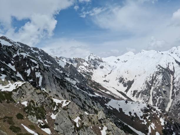 istock the lush green valley of kashmir 1962790229