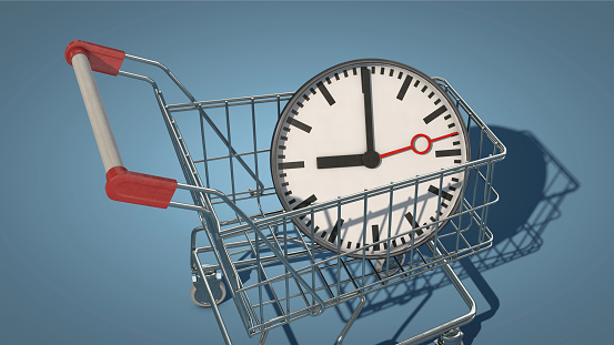 Symbolic image: A clock in shopping cart