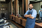 barber-contemplating-at-barber-shop.jpg?b=1&s=170x170&k=20&c=IO8hiYLCCpDcx_TtLQw66STXrMySx3x3cJDbw1RN708=