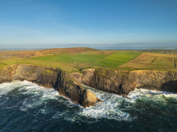 kilkee cliffs ireland aerial view - kilkee foto e immagini stock