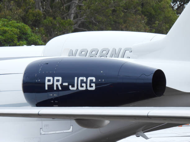 gulfstream jet engines - capital letter luxury blue image imagens e fotografias de stock
