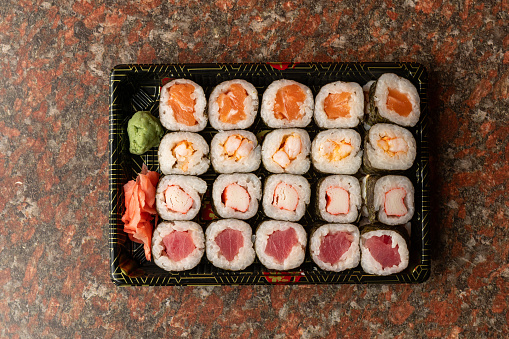 maki sushi roll combo