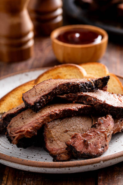 istock Sliced smoked brisket on a plate with toast 1968538039
