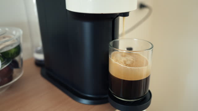 Make coffee during rush hour Easy to start With a capsule coffee maker