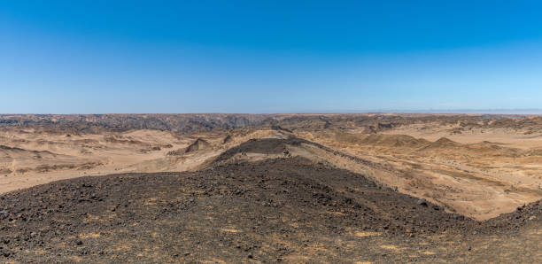 the impressive lunar landscape near swakopmund, namibia - eternity spirituality landscape rock - fotografias e filmes do acervo