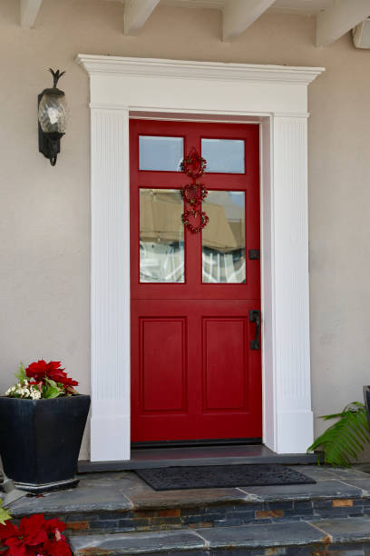 istock Naples beach cottage with a bright red door 1970221131