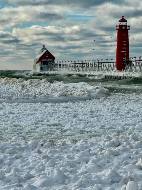 istock Grand Haven MI Lighthouses in Winter 1970366340