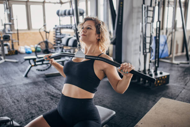 istock Woman training in gym 1970551557