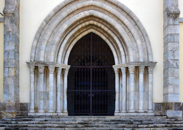 セントジョセフ大聖堂の正面玄関(1897年)、ヌメア、ニューカレドニア