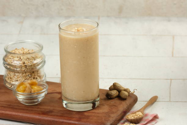istock Banana Oatmeal Smoothie 1971530509