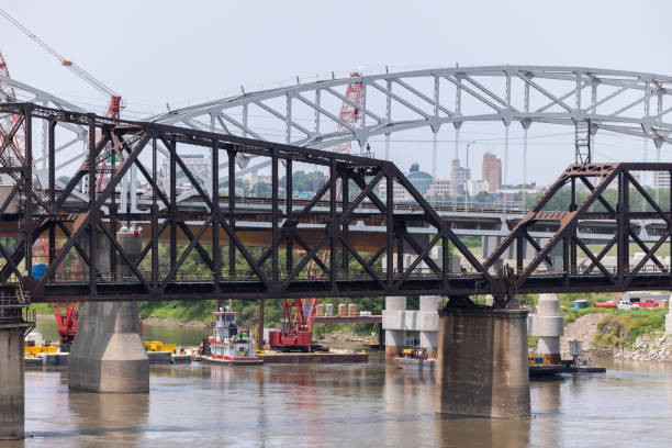 istock Kansas City Bridges 1971830309
