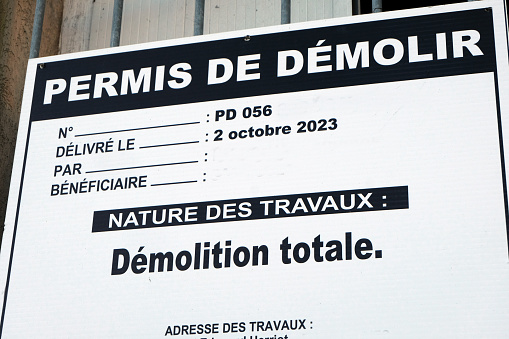 French total demolition permit close-up
