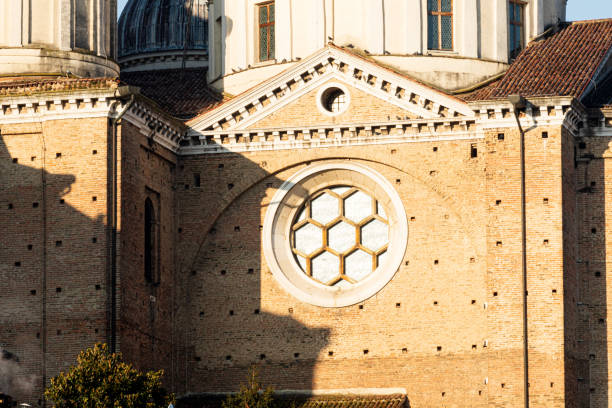La luce dell'alba illumina la Basilica di Santa Giustina di Padova
