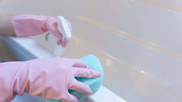 istock A person who cleans the bathroom 1974386622