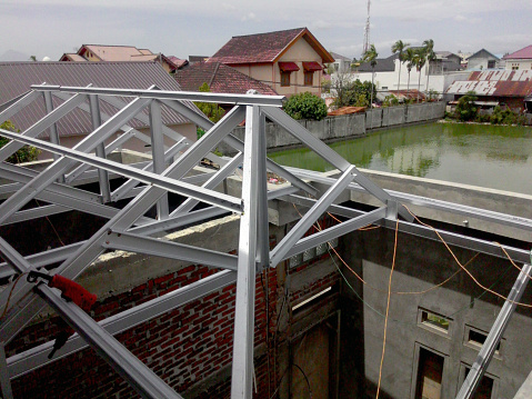 roof construction, light steel, roof trusses, how to install roof trusses