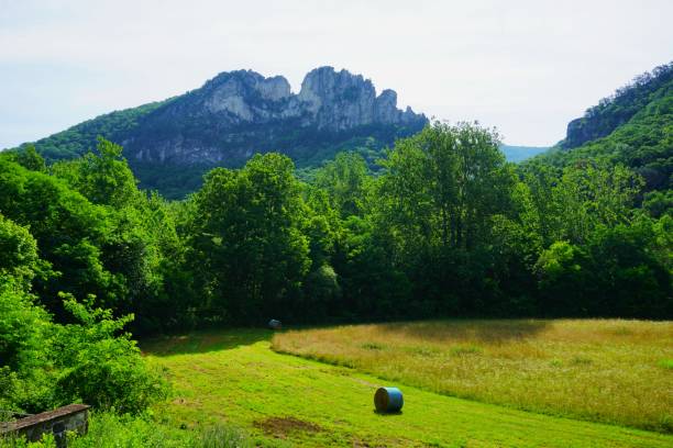 istock 202107 Seneca Rocks & Spruce Knob WV 1975083569