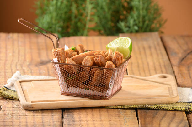 Torresmo Pururuca: Crocante e Saboroso com Cerveja - receita deliciosa profissional - passo 3