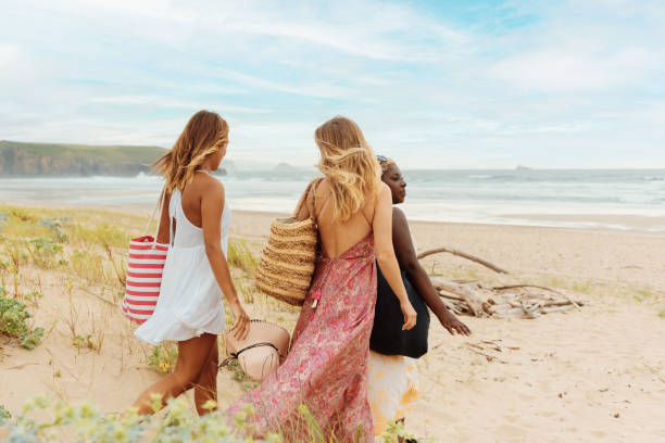 istock summer Travel with friends 1975781221