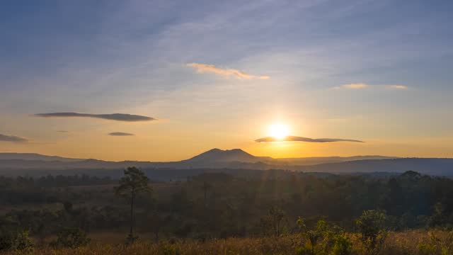 Sunrise and mountain view in Thung Salaeng Luang National Park in Phetchabun Province, Thailand