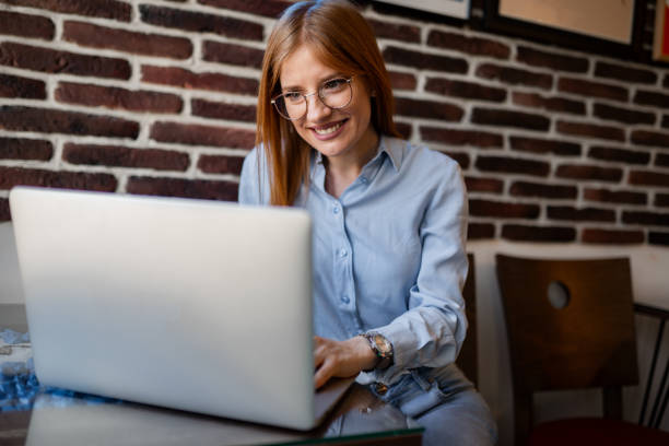istock Redhead female student in a coffee shop 1976163568