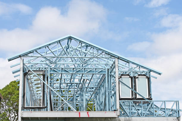 steel framed house - construction steel construction frame built structure imagens e fotografias de stock