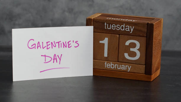 istock Galentine's Day Calendar Reminder 1977417538