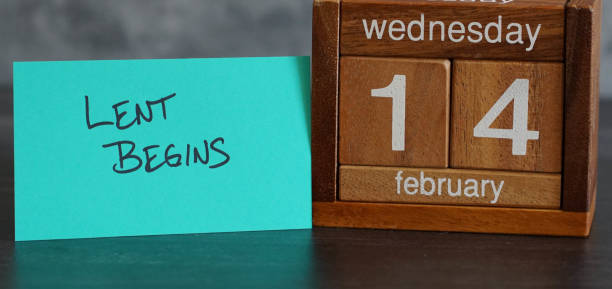 istock Calendar Reminder for Lent 1977418069