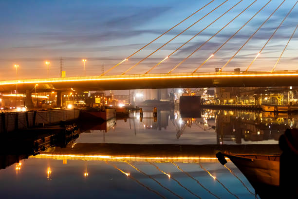 Contemporary bridge - foto stock