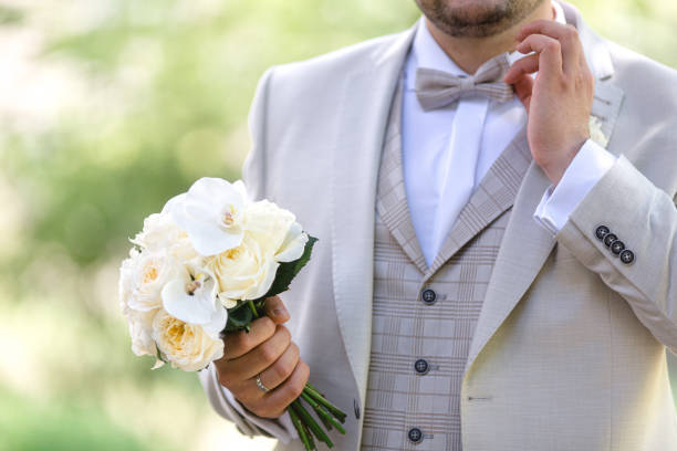 wedding flowers bride bouquet groom