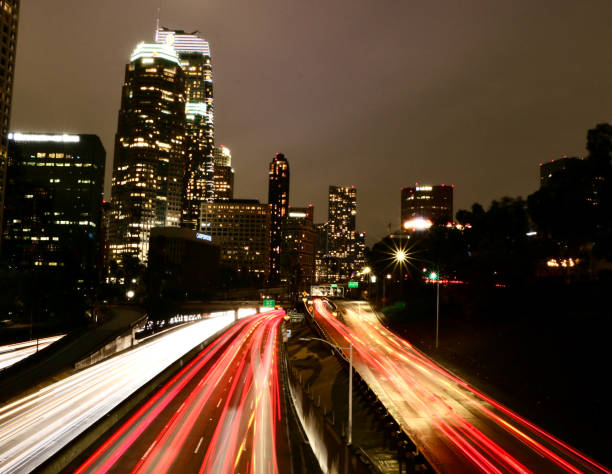 los angeles city scape - 4th street bridge fotografías e imágenes de stock