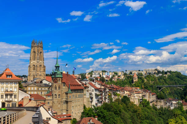 view of the old town of fribourg, switzerland - fribourg canton cathedral swiss culture st nicholas photos et images de collection