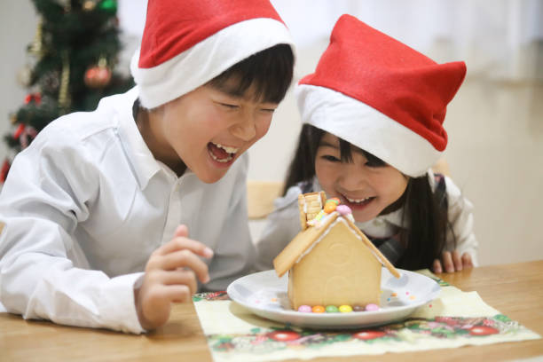 Children building a hexen house