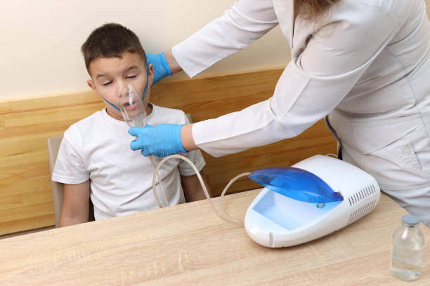 Wesp Inhalation 120+ Inhalation Anthrax Foto Stok, Potret, & Gambar Bebas Royalti - iStock