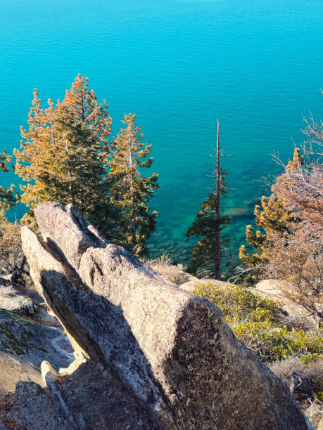 Beautiful nature. Lake Tahoe. USA.Хорошие места для отдыха с семьей.