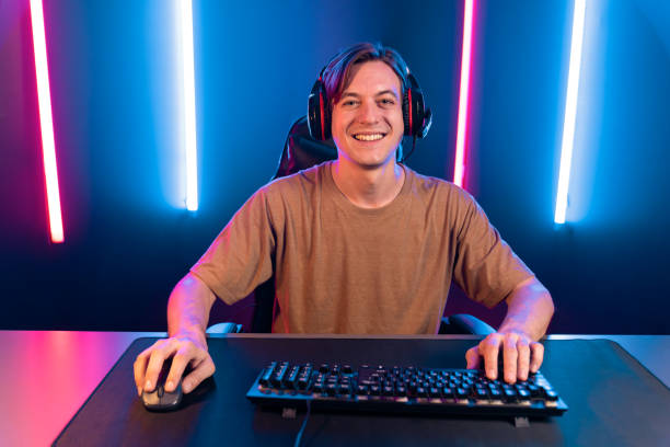 istock Host channel of smart streamer playing online game to be winner. Pecuniary. 1980781358