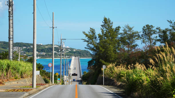 沖縄の古宇利島展望台へ向かう道