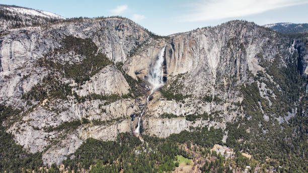 istock Yosemite national park valley 1983031798