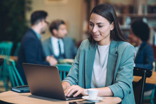 istock Free to work from anywhere she likes 1983271686