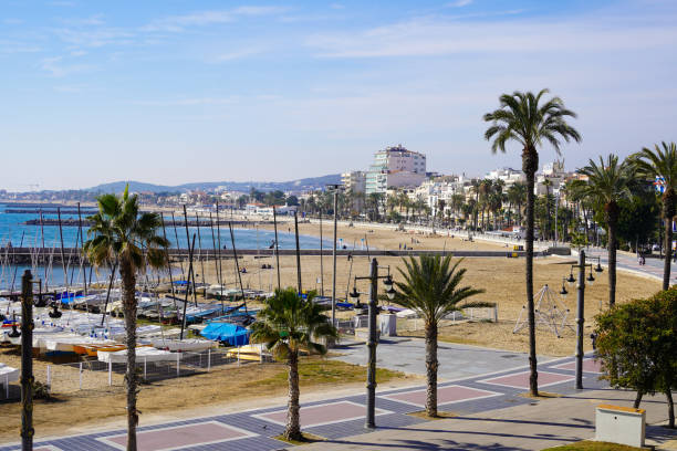 istock Passeig Maritim de Sitges, Sitges coastal promenade 1983317120