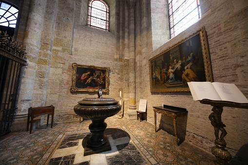 This photo was taken in The Basilica of Saint-Sernin, Toulouse, France