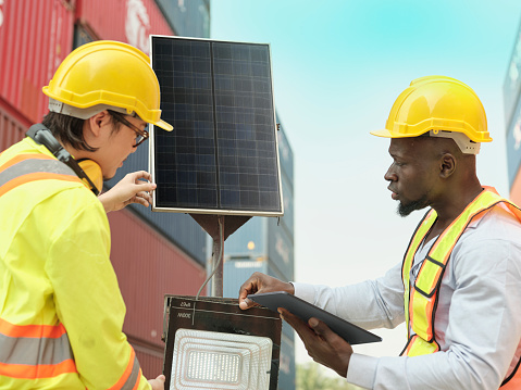 Team Engineer service check installation solar cell