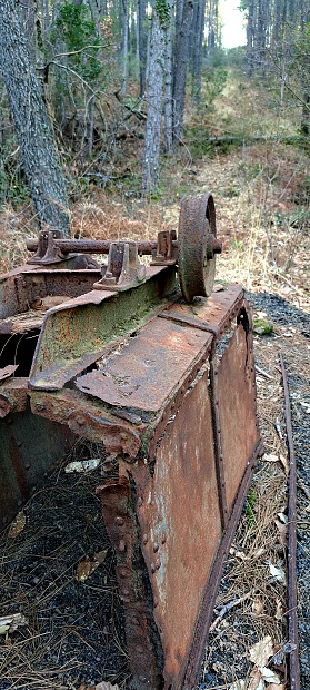 Iron mine ruin, les Vans forest, Banne carriage