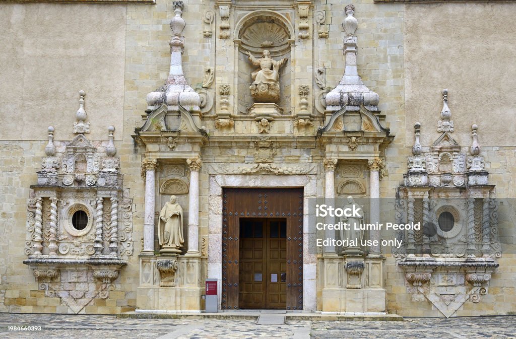 L’abbaye royale de Santa Maria de Poblet, Espagne - Photo de Abbaye libre de droits