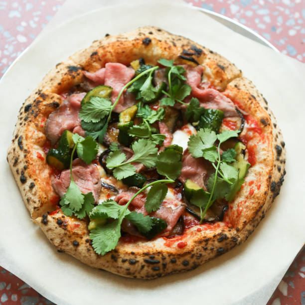 Pizza with roast beef