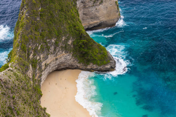 istock Kelingking Beach on Nusa Penida, Indonesia 1984692897