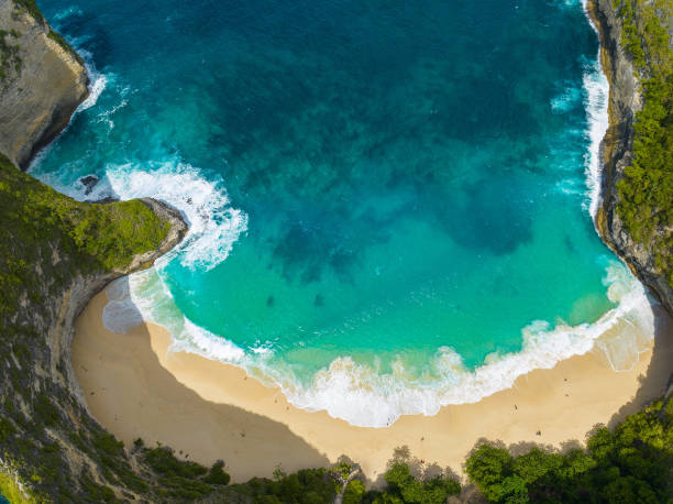 istock Kelingking Beach on Nusa Penida, Indonesia 1984694437