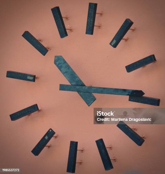 Clock Without Engine Big Wall Clock Without Numbers Stock Illustration - Download Image Now ...