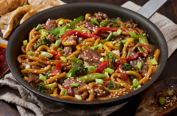 istock Pepper Beef and Noodle Stir Fry 1985570590